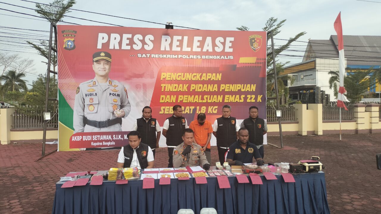 Jual Beli emas Palsu toko emas samudra di bekuk polres bengkalis