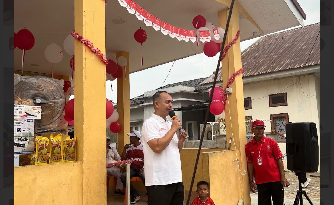 Syafri Syarif SE Anggota DPRD Kota Pekanbaru  lepas Kegiatan Jalan Santai.