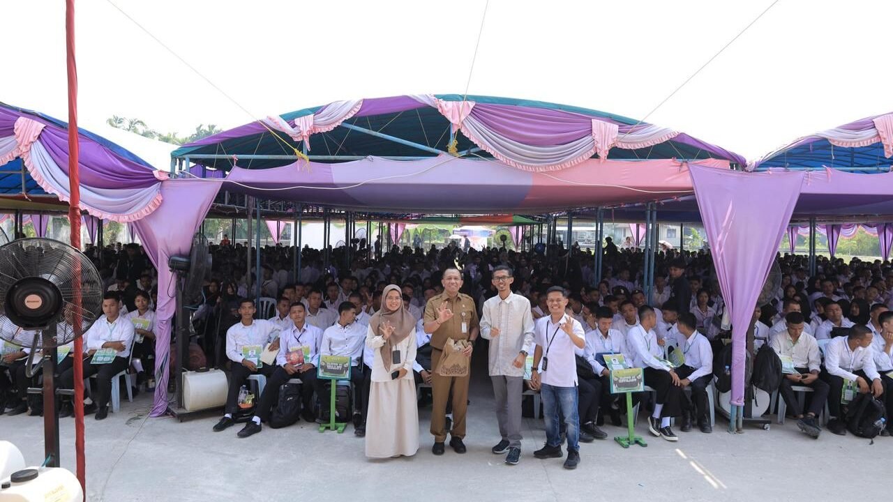 Rinto Bagikan Tips Jadi Mahasiswa Berprestasi di Polbeng